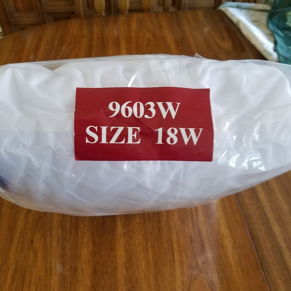 Brand new wedding dress. - Picture 13 of 13